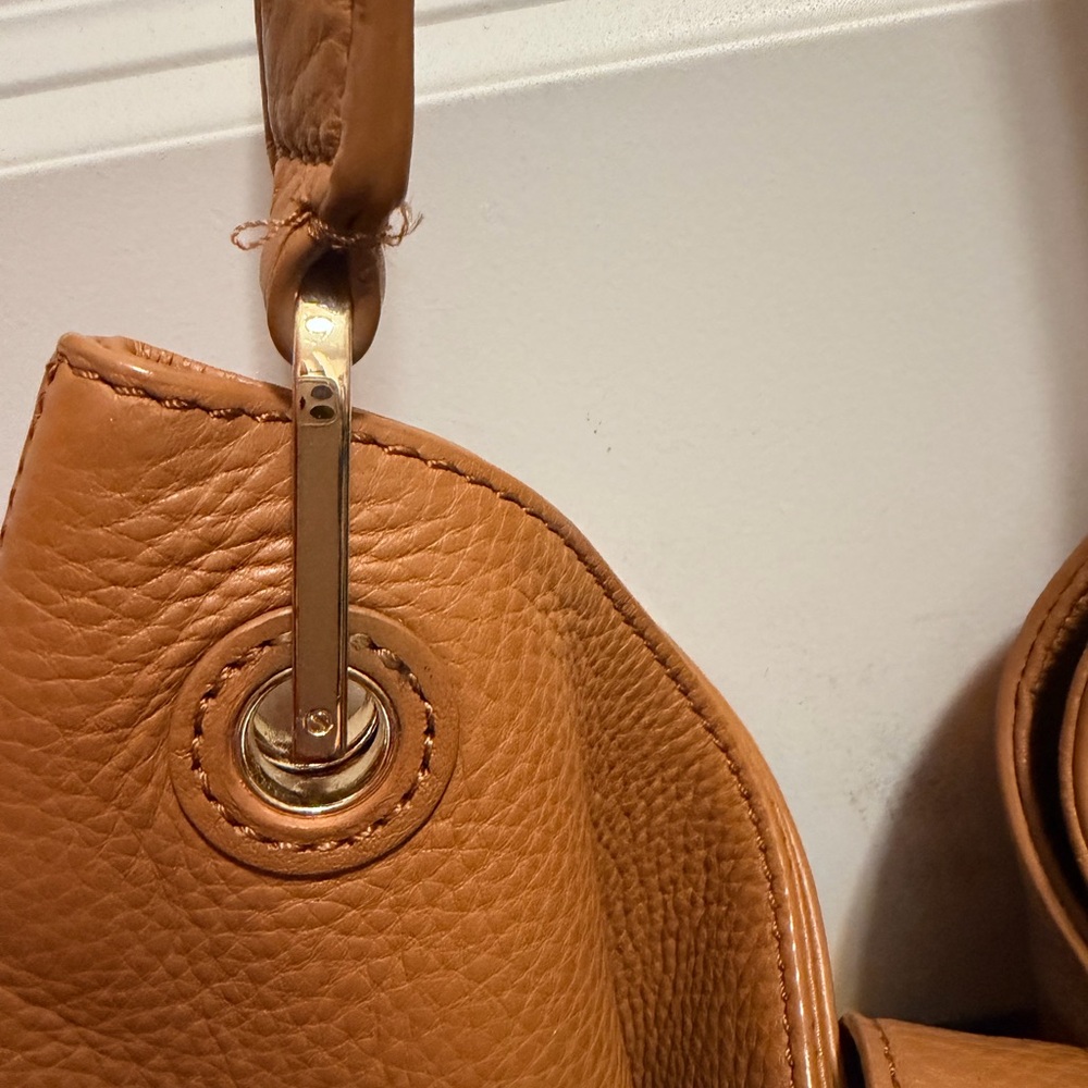 Tory Burch Tan Leather Shoulder Bag - Classic Tote - Picture 7 of 16
